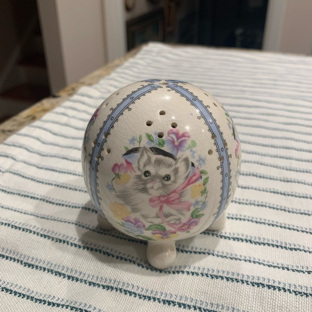 Floral Cat Design Ceramic Potpourri Ball
